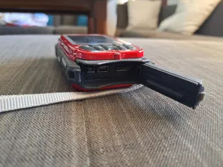 Cámara Digital Sumergible 16MP Roja