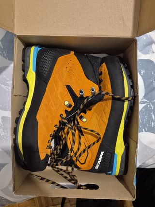 Botas Montaña Scarpa Tech GTX Naranja/Negro