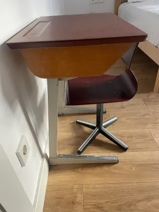 Pupitre Galvanitas antiguo madera y metal