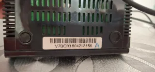 Descodificador GT MEDIA con mando y accesorios