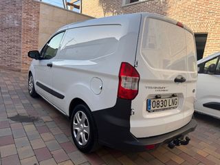 Ford Transit Courier 2021