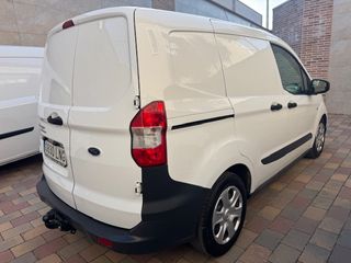 Ford Transit Courier 2021