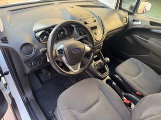 Ford Transit Courier 2021