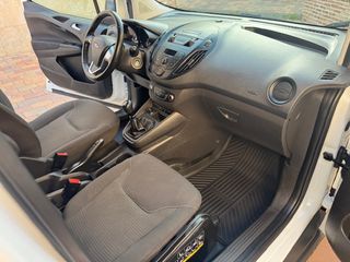 Ford Transit Courier 2021