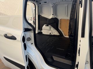 Ford Transit Courier 2021