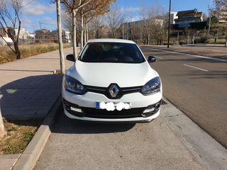 ¡Oportunidad! Vendo Renault Megane Limited (2015)