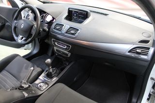 ¡Oportunidad! Vendo Renault Megane Limited (2015)