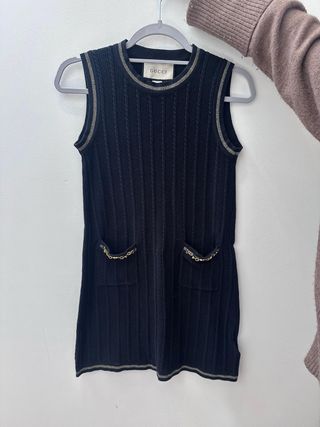 Vestido Gucci Negro con Detalles Dorados