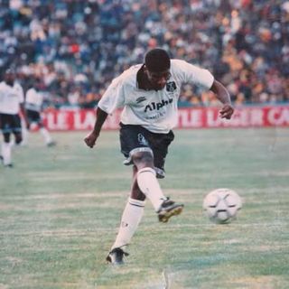 Camiseta Orlando Pirates Umbro Talla XL