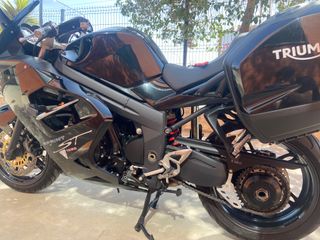 Triumph Sprint ST 1050