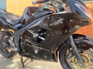 Triumph Sprint ST 1050