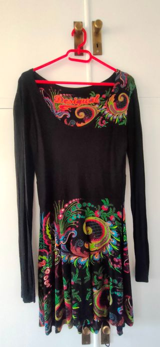 Vestido Desigual negro estampado