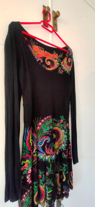 Vestido Desigual negro estampado