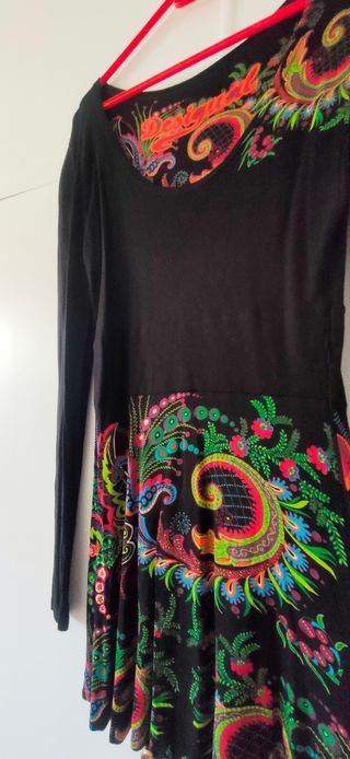Vestido Desigual negro estampado