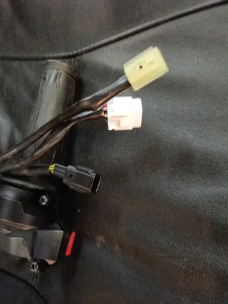 Conmutador piña luces derecha Yamaha MT-09