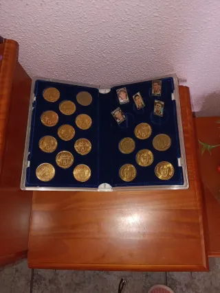 Pack Valencia CF: Monedas y Pins Jugadores