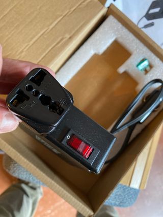 Conversor 12V DC a 220v AC