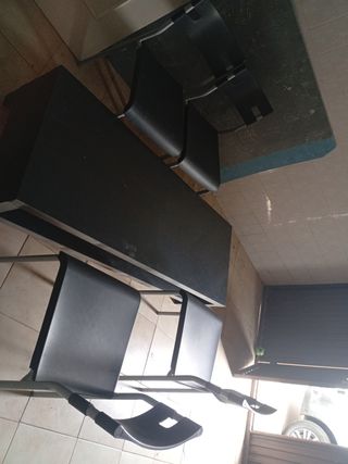 Mesa y 4 Sillas Negras