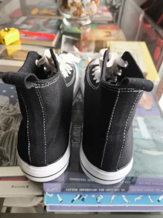 Bambas altas mujer.Tipo Converse .Solo una puesta.