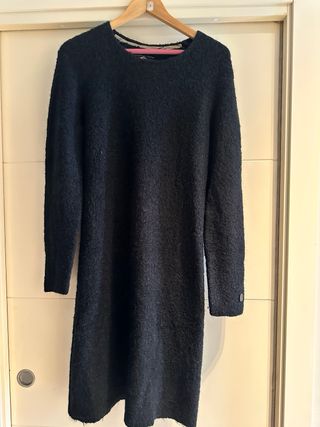 2 pantalones talla 42-44 2 vestidos talla 42  Fald