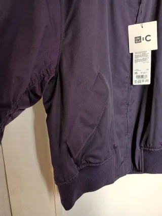 Cazadora Bomber Unisex de Uniqlo Talla XS