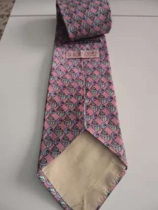 Corbata Loewe conchas marinas