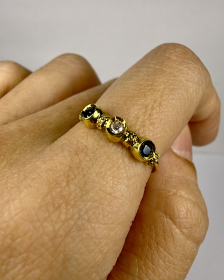 Anillo Oro 18k Diamantes y Zafiro Azul