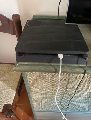 Playstation 4 Slim con controller