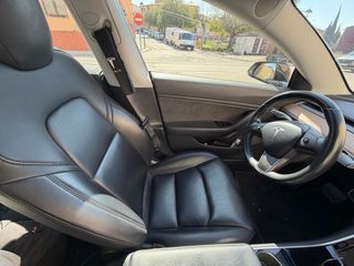 Tesla Model 3 IMPECABLE con FSD