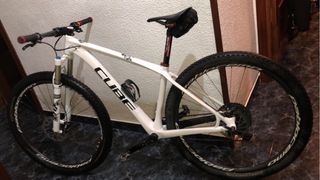 Cube 29” carbono Xt di2