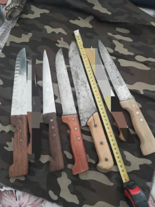 Cuchillos antiguos de carnicero