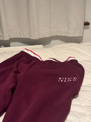 Pantalón Nike Morado Nuevo