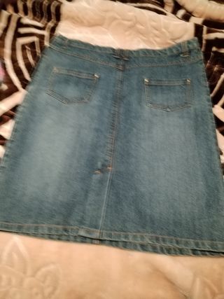 Falda vaquera mujer muy elegante