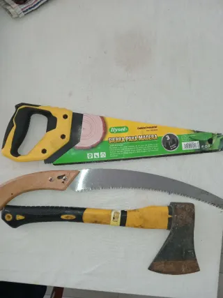 Juego 2 serruchos y 1 hacha