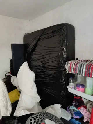 Colchón 150x200 cm (1 año de uso) Costó 600€.