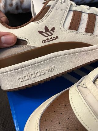 Adidas Forum Beige y Marrón