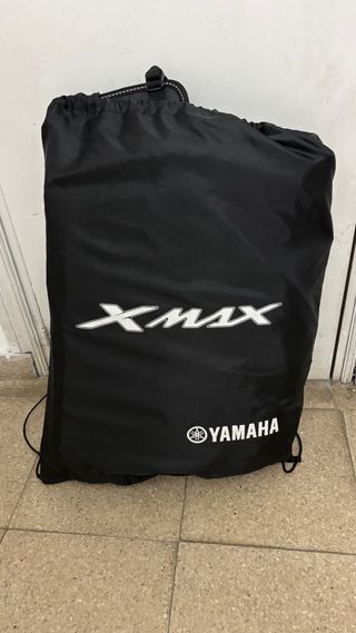 Manta Cubrepiernas Apron Yamaha Xmax oficial