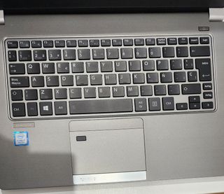 Portátil Toshiba i7 16GB RAM 500GB SSD