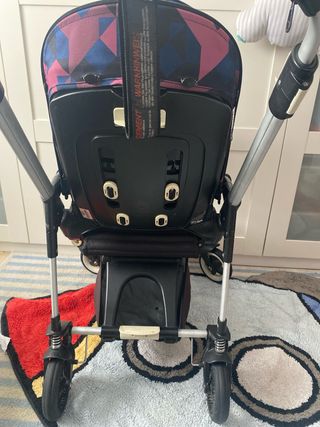 Bugaboo Bee, con 3 capotas y 2 sacos