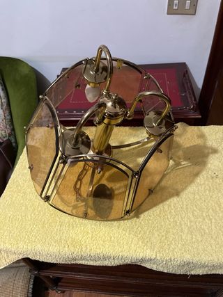 Lámpara colgante dorada y rosa