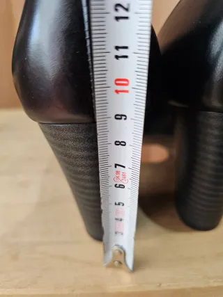 Tacones de piel negros