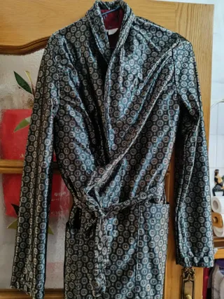 Batín de caballero estampado