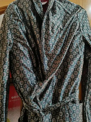 Batín de caballero estampado