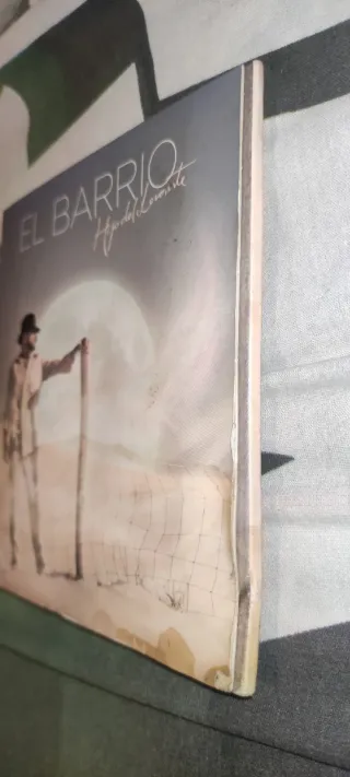 Carátula y libreto El Barrio