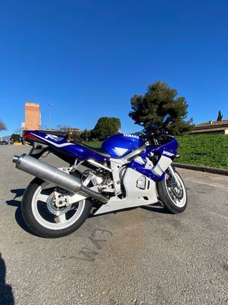 Yamaha R6 Carburación Azul