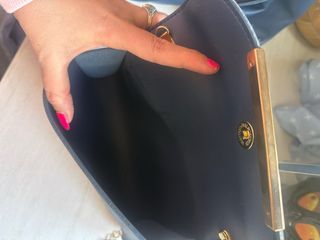 Conjunto bolsos azul y dorado tachuelas