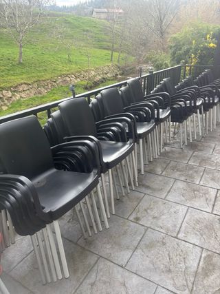 Sedie impilabili in plastica