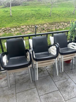 Sedie impilabili in plastica