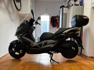 Kawasaki J125 Maxi Scooter 6197 km