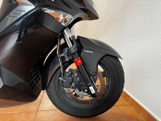 Kawasaki J125 Maxi Scooter 6197 km